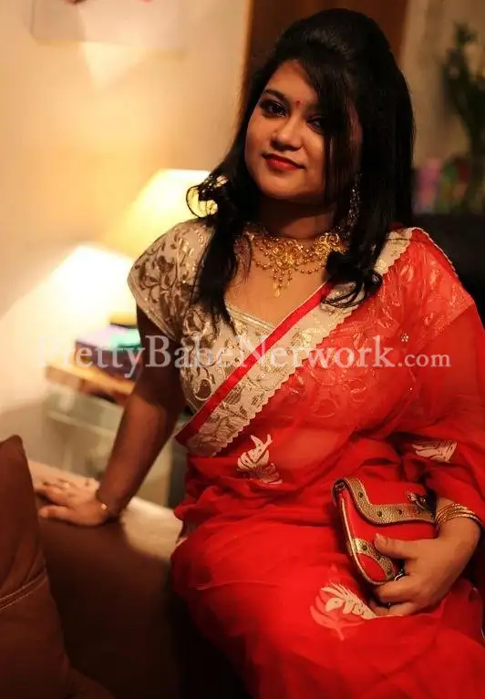 Ranjana—Unsatisfied Bengali Housewife Escort in Noida Sector 56